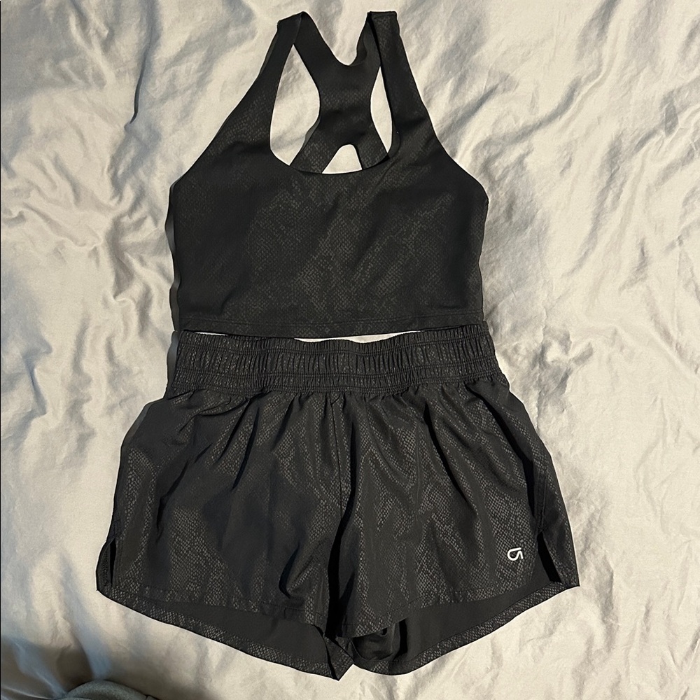 GAP Fit Black Sports Bra and Shorts Workout Set
